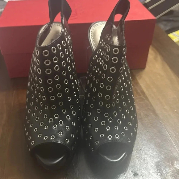 Bebe Belinda Grommet Peep Toe Ankle Slingback Boots Size 7 - Picture 8 of 11